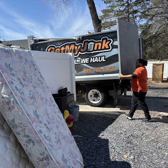 Mattress removal service in Richmond