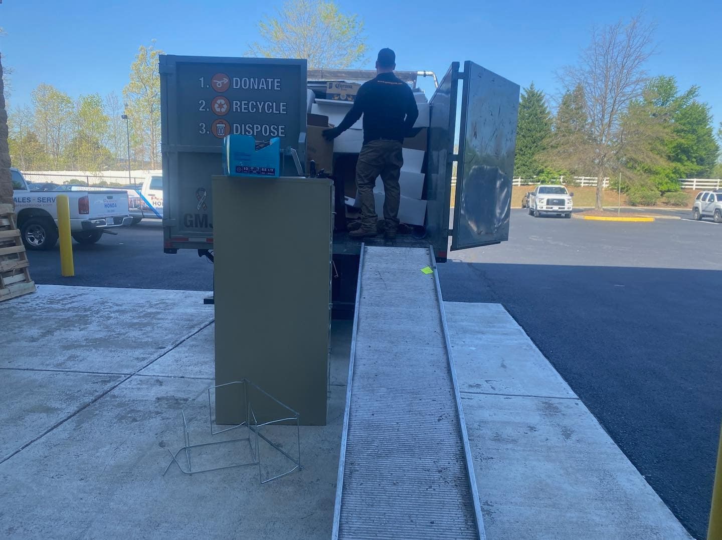 Commercial and foreclosure cleanout service in Richmond